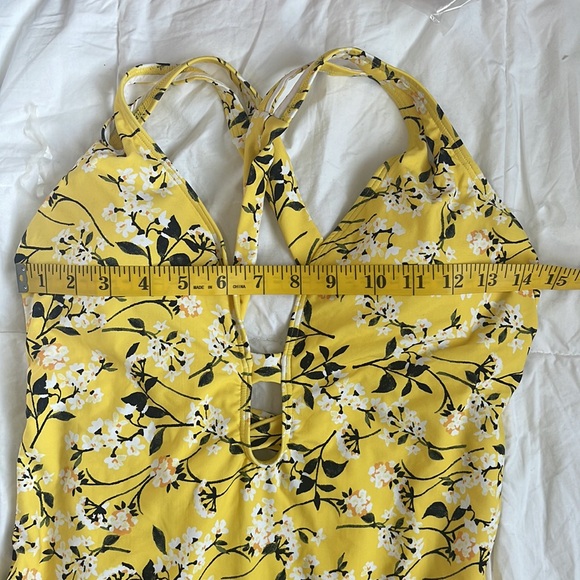 La Blanca Shine Plunge One-Piece Yellow Floral Swimsuit Size 12 - Picture 14 of 14